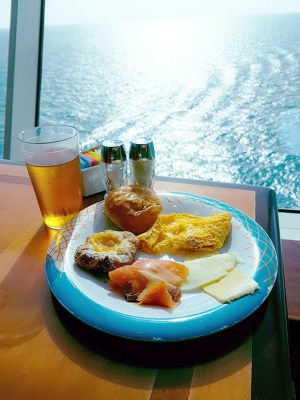 Breakfast at Windjammer Cafe, Mariner of the Seas