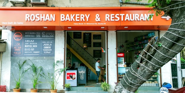 Roshan Bakery and Restaurant, Dongri